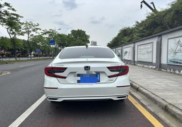 爱策略 仅11.68万买准新雅阁混动，省油神车，真值？